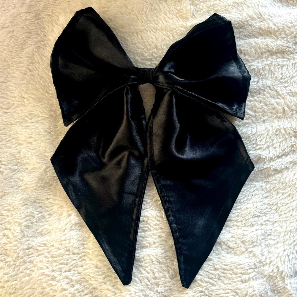 Coquette oversized bow with detachable clip